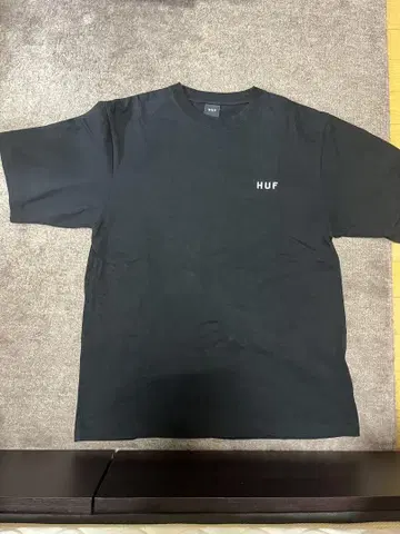 HUF 블랙 티셔츠 M