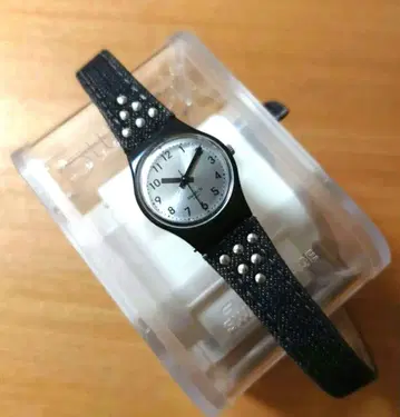 스와치 2012년 Swatch Lady [ROCK RIVET]