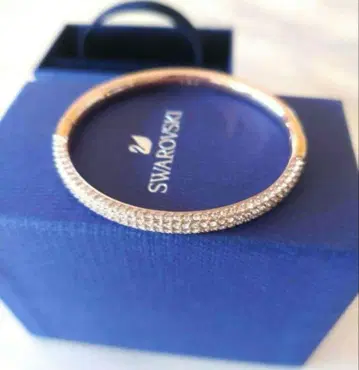 거의 새상품 SWAROVSKI Stone 팔찌 스와로브스키 뱅글