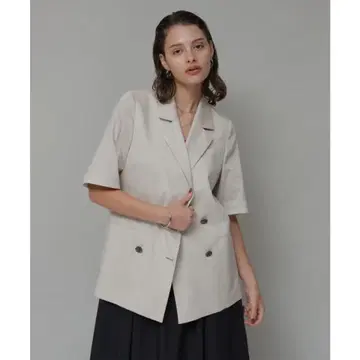 [새 상품] CADUNE 반팔 테일러드 재킷 베이지