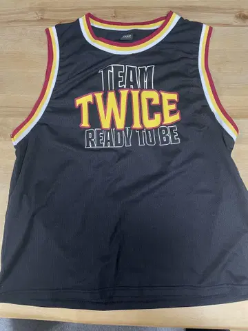 TWICE 지효 유니폼