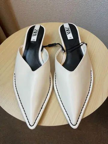 [미사용 새상품] ZARA 화이트 탑 스티치 뮬 39 (25cm)