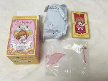 POP MART 팝마트 카드캡터 사쿠라 피규어