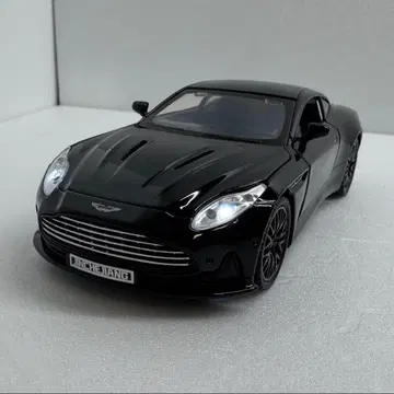 애스턴 마틴 Aston Martin DB12 다이캐스트 카 1/32