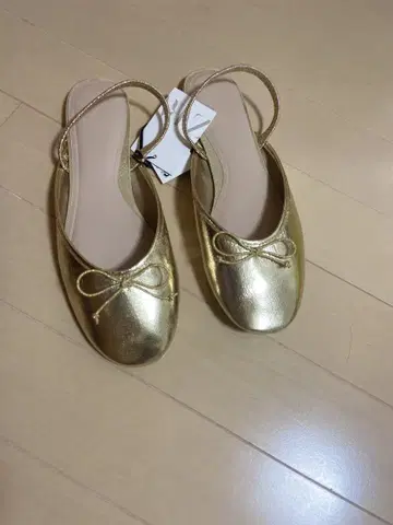 자라 골드 리본 포함 발레리나 신발