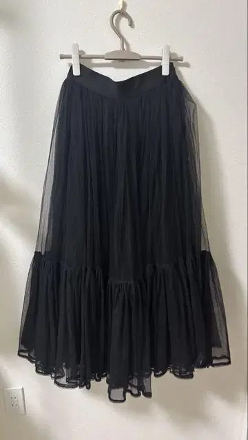 PAMEO POSE Queen Skirt