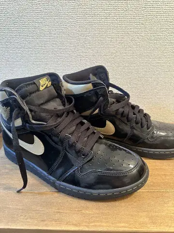Air Jordan 1 High OG 블랙-메탈릭 골드