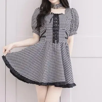 [Pium] 사이드 크로스 초커 플레어 원피스