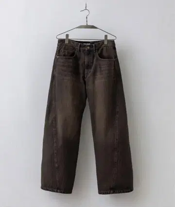 WYM VINTAGE WASHED CURVED DENIM