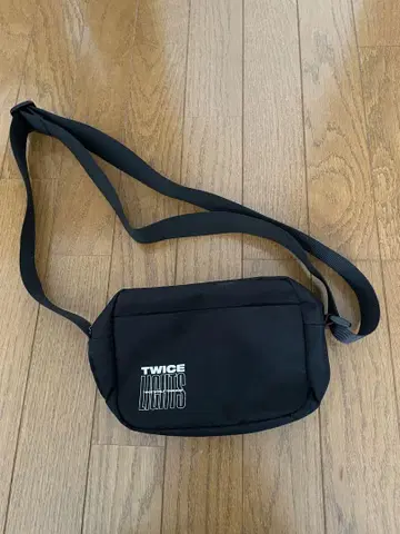 TWICE 숄더백