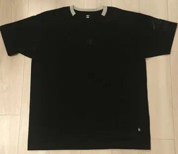 Umbro 블랙 티셔츠