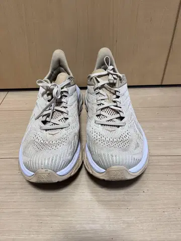 HOKA ONE ONE 클리프톤 엣지 골드 27.5cm