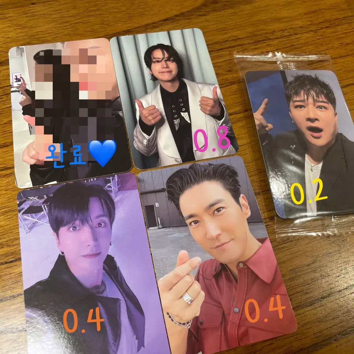 SUPER JUNIOR-KYUHYN トレカ KYUHYUN キュヒョン COLORS トレカ SUPER JUNIOR - メルカリ