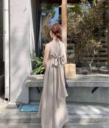 티티베이트 베이지 슬리브리스 롱 원피스