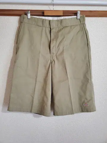 Dickies 베이지 숏팬츠