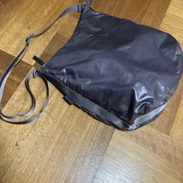바니스뉴욕 숄더백
