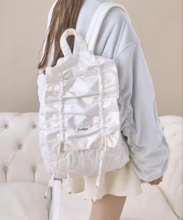 완판템 Lovilyn 셔링 백팩 화이트 반짝반짝 걸리시