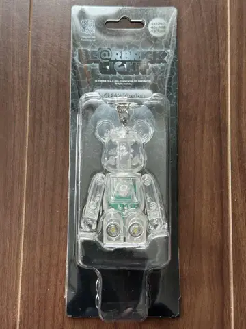 베어브릭 라이트 클리어 메디콤토이