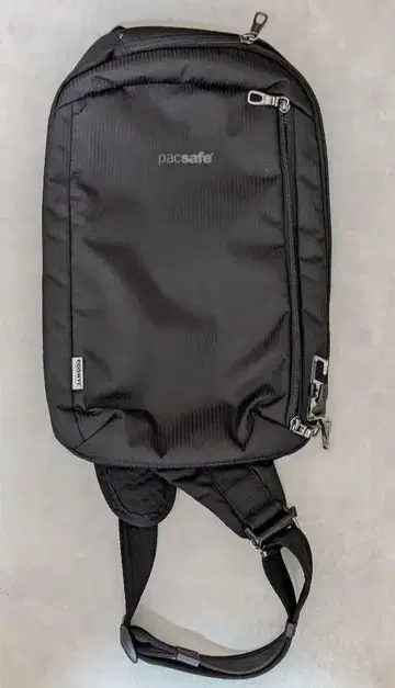 Pacsafe Vibe 325 슬링백 블랙