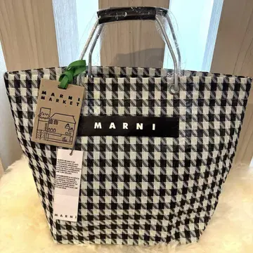가을까지 활용 가능한 하운드투스 체크 패턴