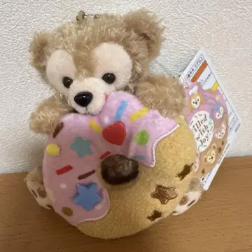 더피&프렌즈 인형 배지 더피  도넛 모양