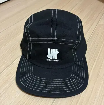 UNDEFEATED 제트 캡 화이트 스티치 192077500063