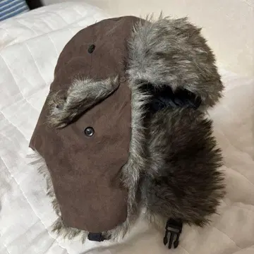 브라운 귀도리 플라이트 캡