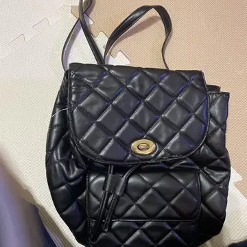 블랙 퀼팅 백팩