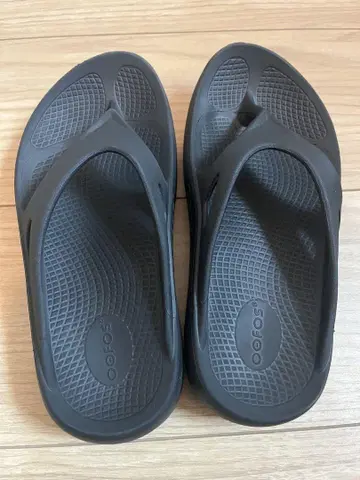 새상품급 OOFOS 우포스 블랙 샌들
