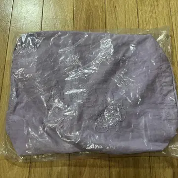 디즈니 스토어 영 오이스터