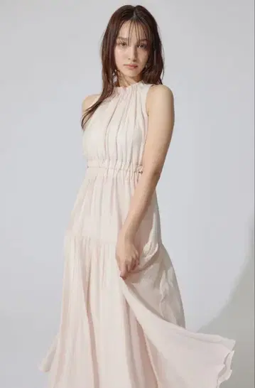 rienda 홀터넥 개더 플레어 원피스