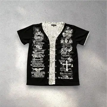 00s gimmick layering S/S tee y2k skull