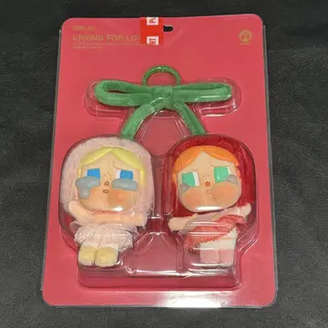 POPMART CRYBABY 사랑 때문에 울고 있어요