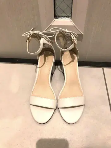 콜한 새상품급 샌들 그라운드 제로