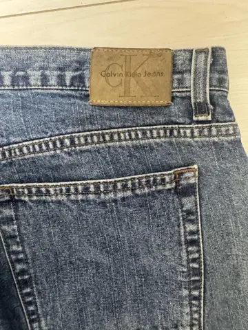 Calvin Klein Jeans 다크 블루 데님 표기 사이즈 16