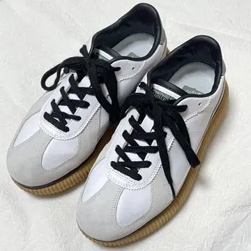 가격 인하 중 오니츠카타이거 데레시티 25cm