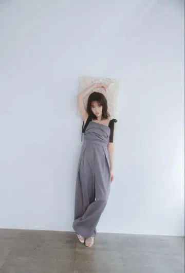 andequal ribbon shouldercombinaison