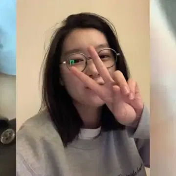 시바타 히카리 착용 안경 kearny charlie