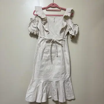 evelyn 오프숄더 프릴 반팔 롱 원피스