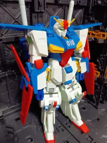 구 키트 HG ZZ 건담 완성품