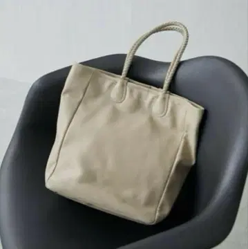 [새상품급] PAPILLONNER 메쉬 핸들 가죽 토트 베이지