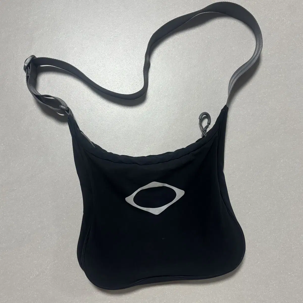 MISCHIEF | 미스치프 (New) Mischief Rhombus Pocket Sling Bag