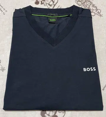 HUGO BOSS 미사용 V넥 남성용 t셔츠 L