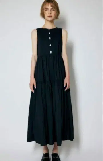 moussy 슬리브리스 블랙 티어드 롱 원피스
