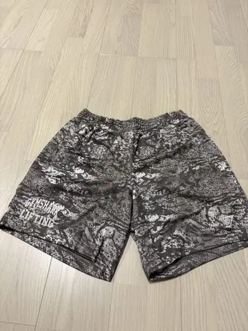 짐샤크 카모 무늬 숏팬츠