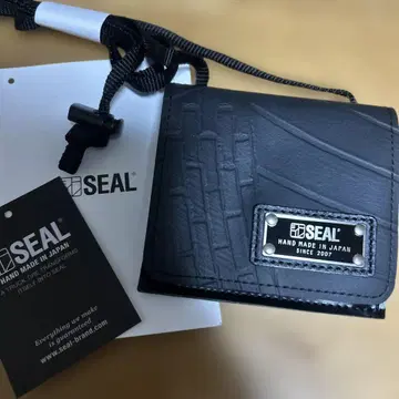 SEAL 넥 파우치