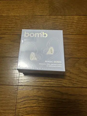 ILLIT 아이릿 bomb Merch ver 이어모니 이어폰