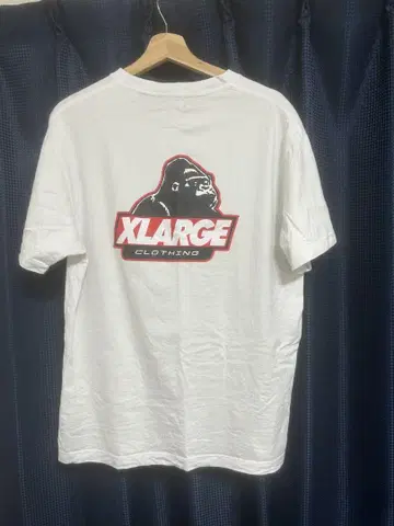 XLARGE 화이트 티셔츠