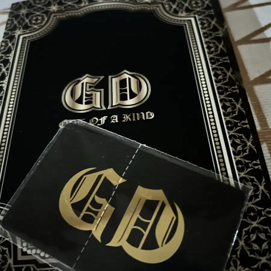 G-DRAGON ONE OF A KIND Gold Ver. 韓国版 CD G-Dragon 1st Mini Album One of A Kind CD 8809314512078| eBay