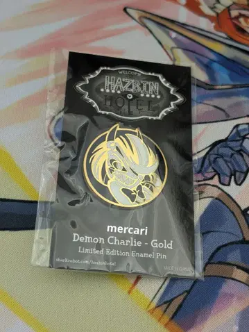 Hazbinhotel Demon Charlie Gold 핀 배지